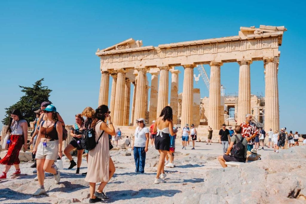 Πόσο ικανοποιημένοι είναι οι τουρίστες στην Αθήνα;