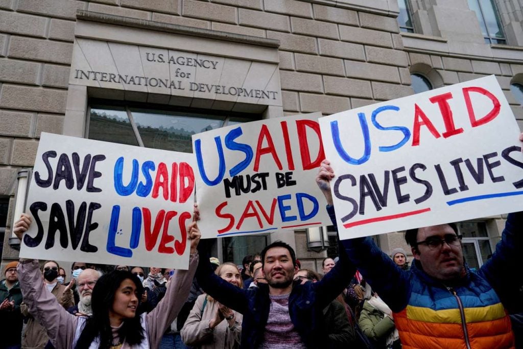 Οριστικό τσεκούρι Τραμπ στην USAID: Διατηρείται μόνο το 17% των προγραμμάτων